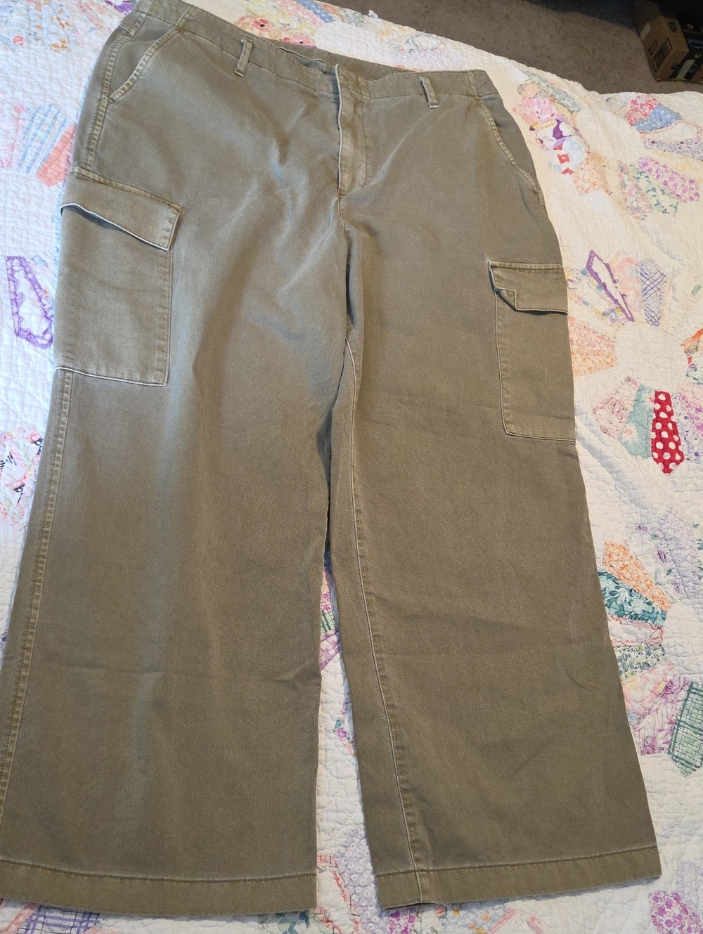 GAP "Loose Khaki Cargo" Pants - Green 18